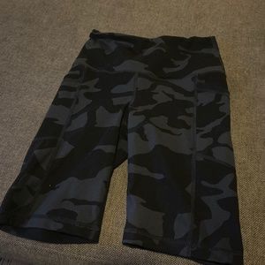 American Eagle biker shorts